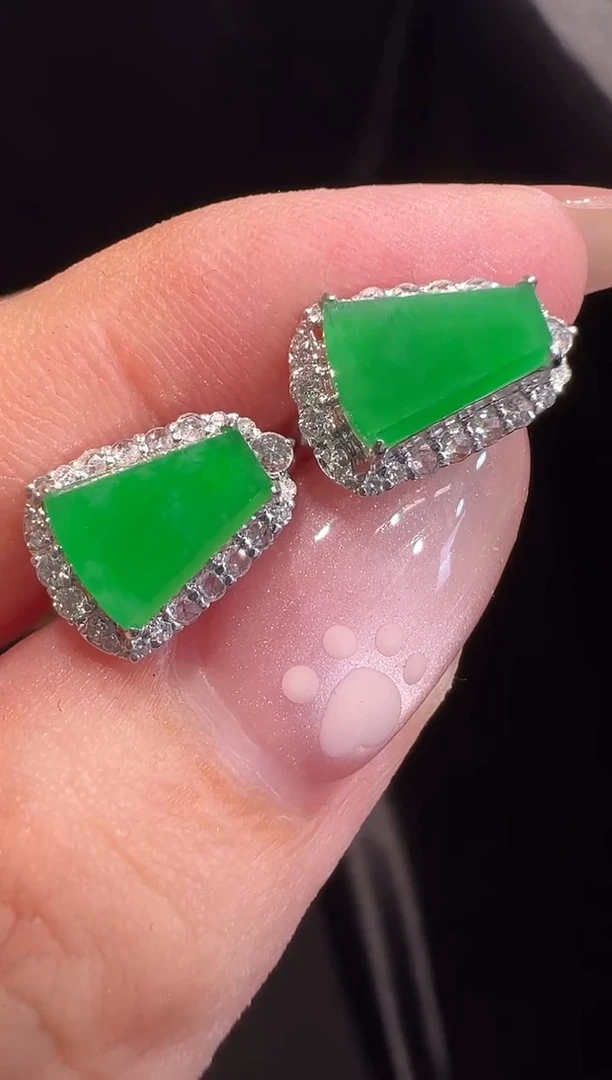 翡翠18K金镶嵌耳饰耳饰