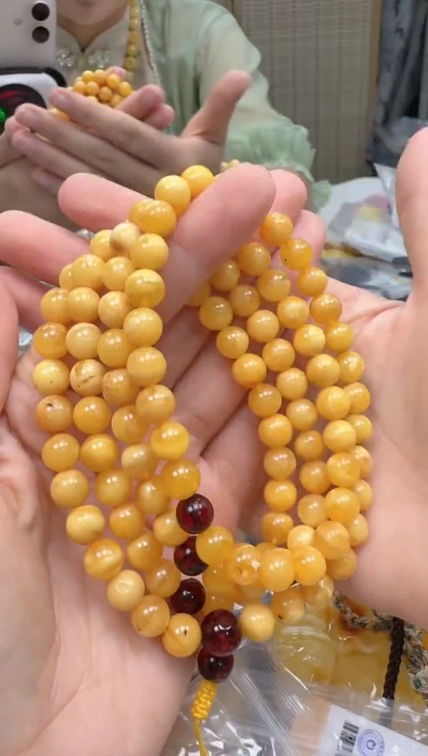 裸石琥珀未镶嵌如图