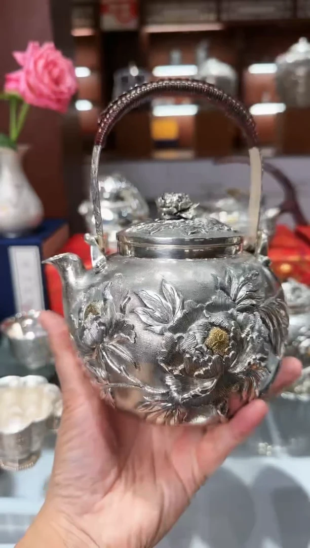 小*哥足银999精工手工牡丹鏨刻大师高浮雕提梁烧水泡茶壶