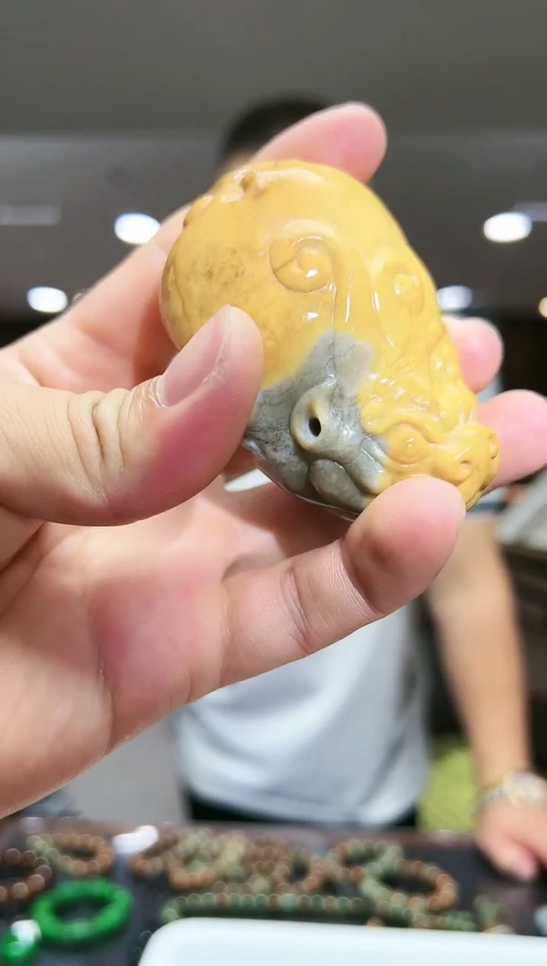 未镶嵌和田玉把件貔貅