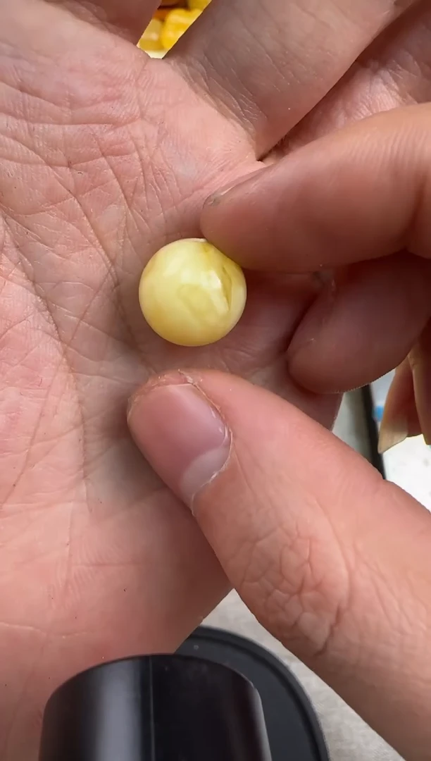 蜜蜡未镶嵌珠宝奇石爱**择微瑕