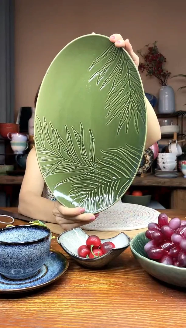 瓷绿色14.5英寸鱼盘 微瑕疵