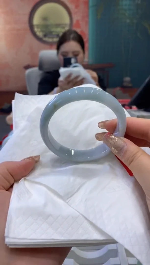 【闪购商品】翡翠手镯未镶嵌多人004218