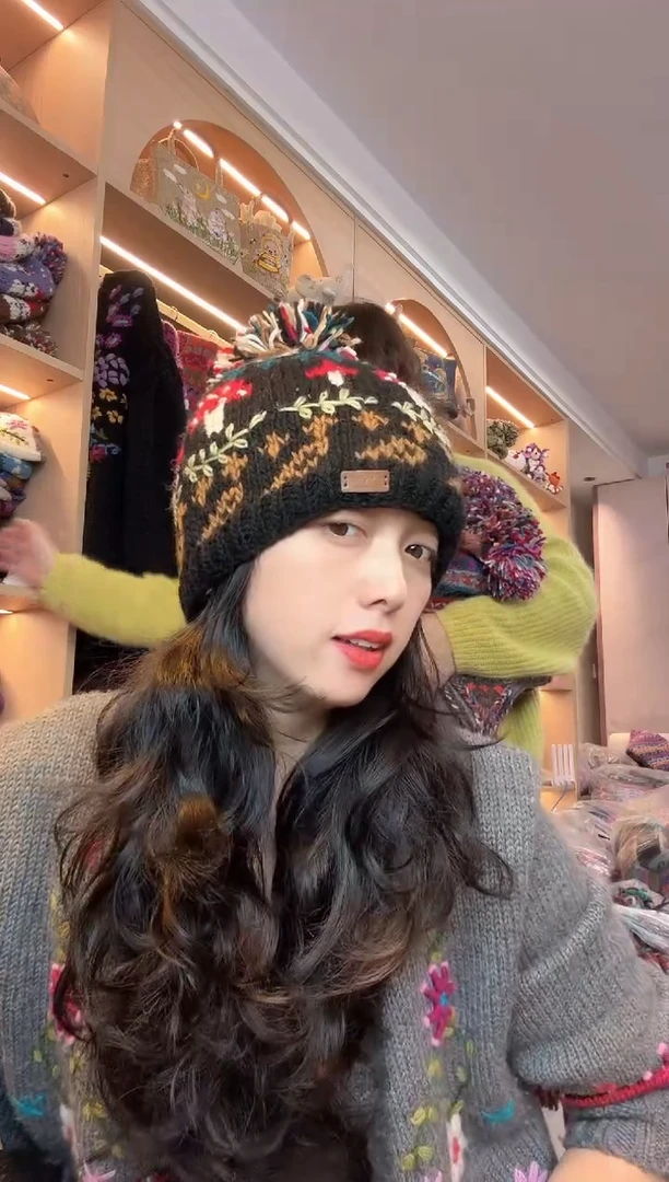 绵羊毛美利奴刺绣蘑菇单球帽