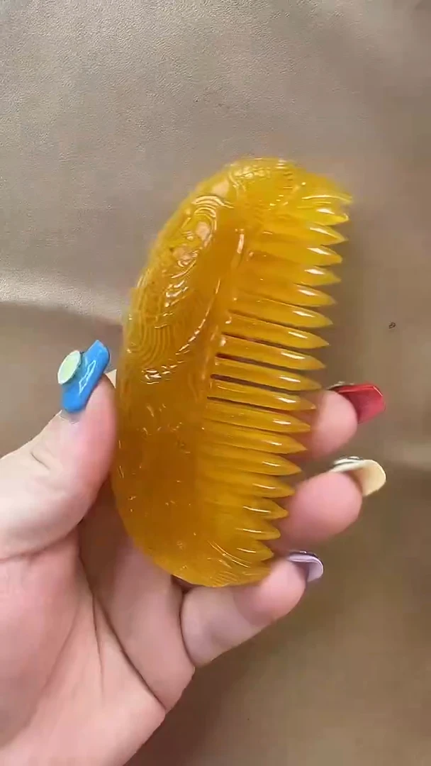 未镶嵌颈饰琥珀吊坠