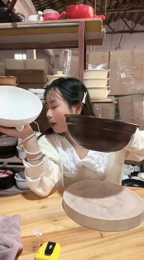 陶3933瑕疵咖色砂锅碗不带盖不圆