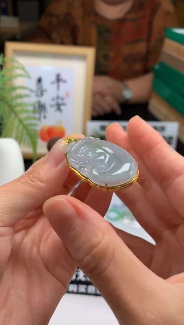 翡翠18K金镶嵌颈饰---12413