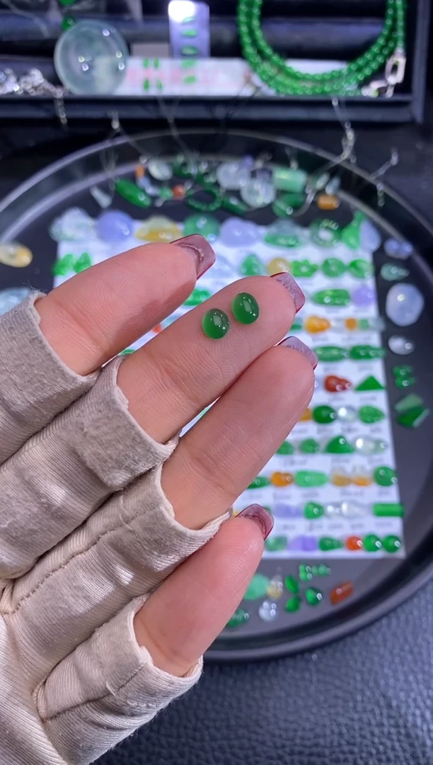 未镶嵌挂件翡翠蛋