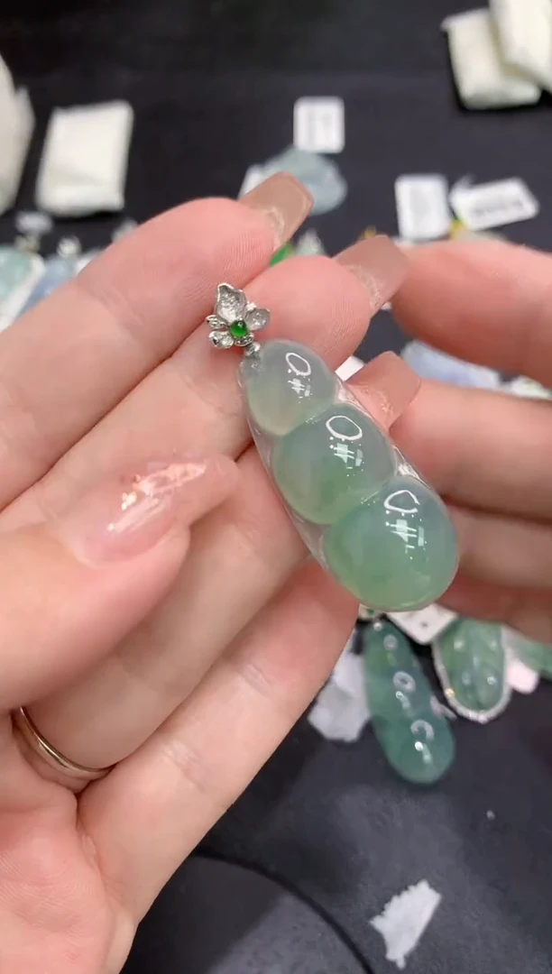 吊坠(不含链)18K金镶嵌翡翠11
