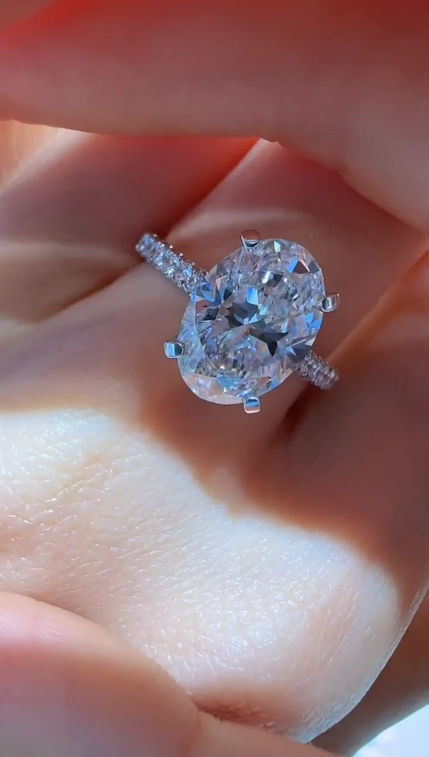 【闪购商品】实验室培育钻石18K金镶嵌椭圆微镶2.5ct12圈