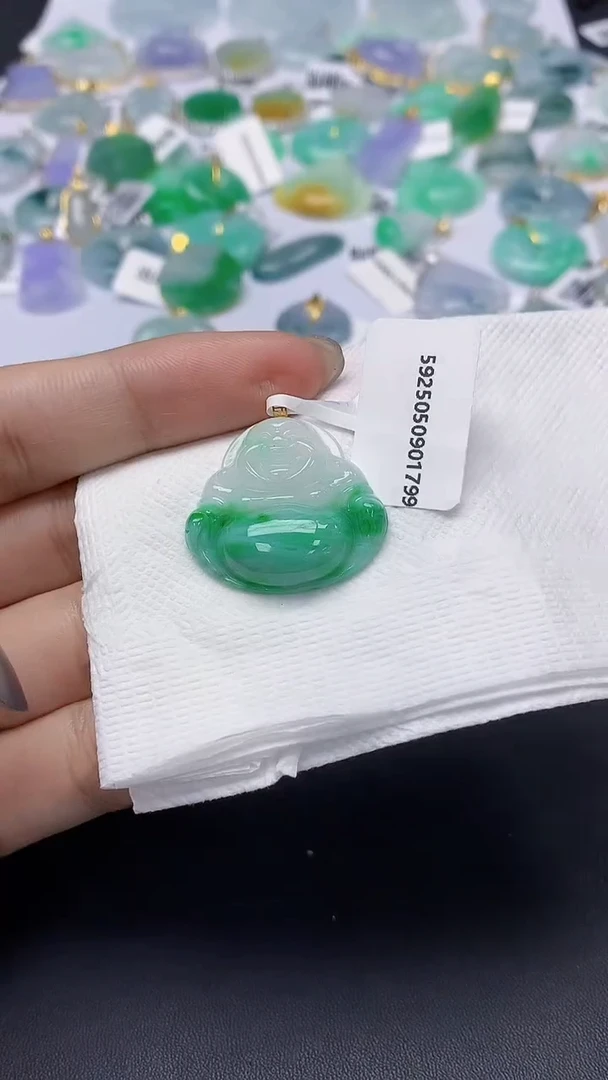 翡翠18K金镶嵌颈饰天然缅甸a货翡翠