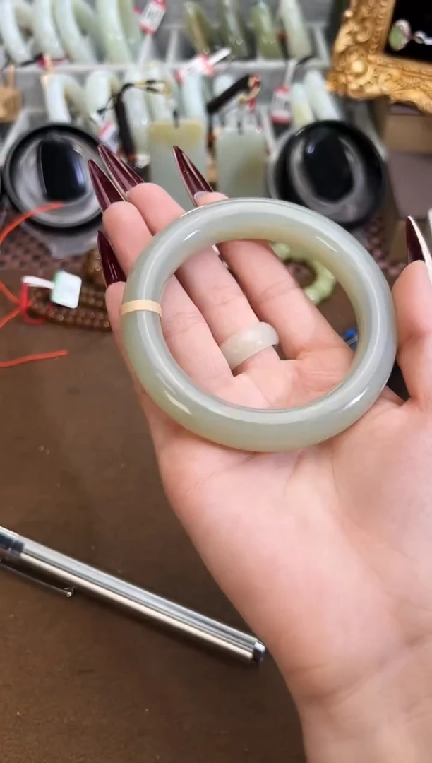 未镶嵌手镯和田玉且末料青白玉手镯58+圈口