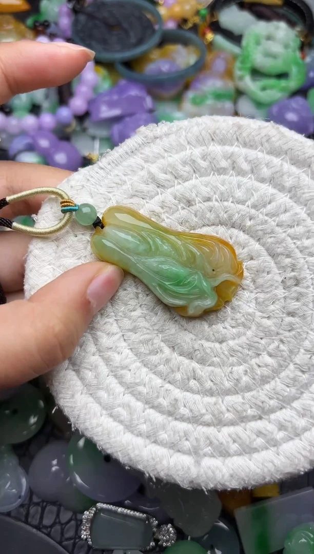 颈饰未镶嵌翡翠缅甸翡翠吊坠