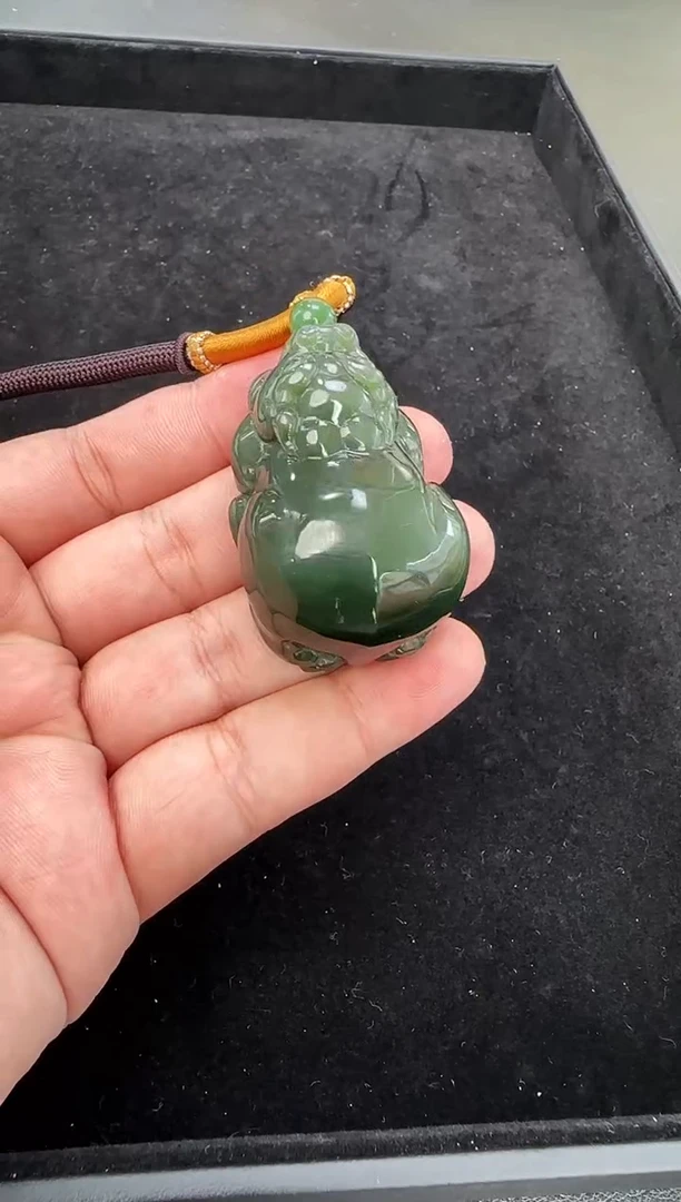 颈饰未镶嵌和田玉貔貅