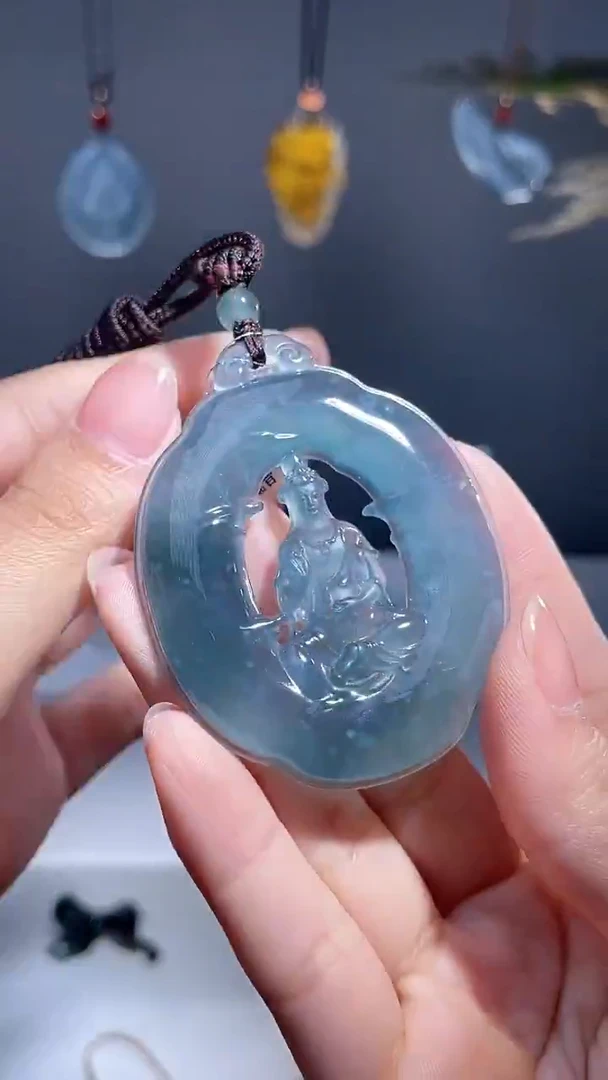 颈饰未镶嵌翡翠观音