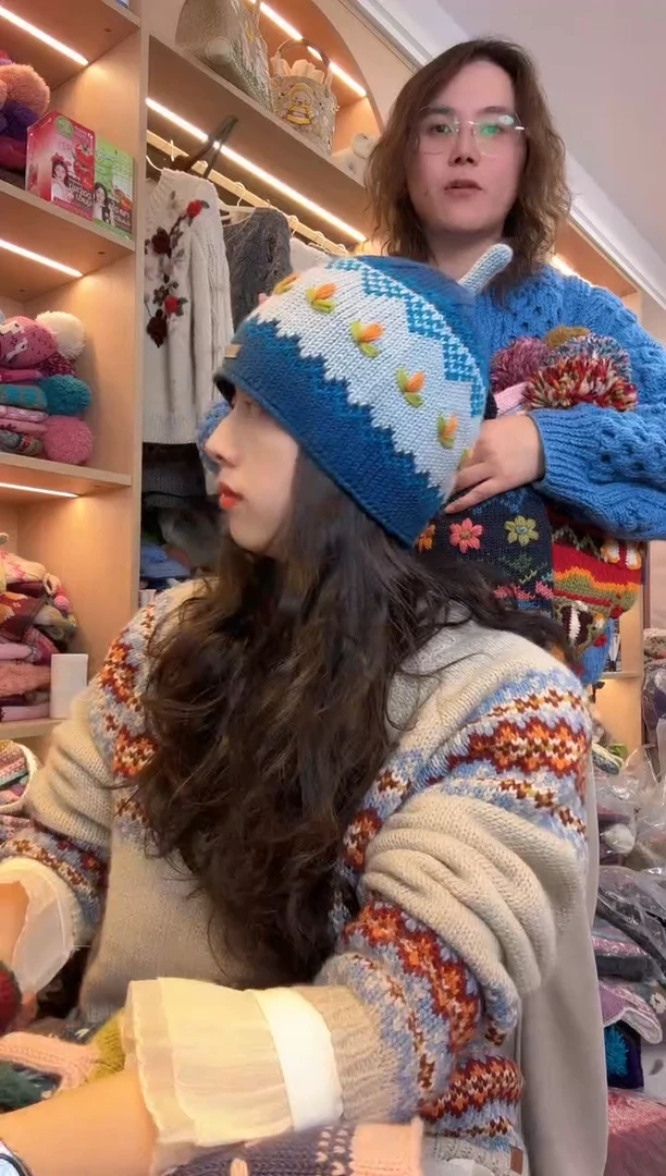 羊毛美利奴蓝色樱桃帽