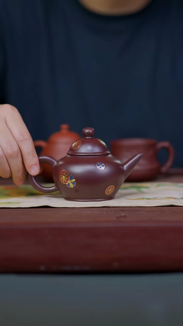 茶壶紫砂24-全手金龙血宝相花水平190cc