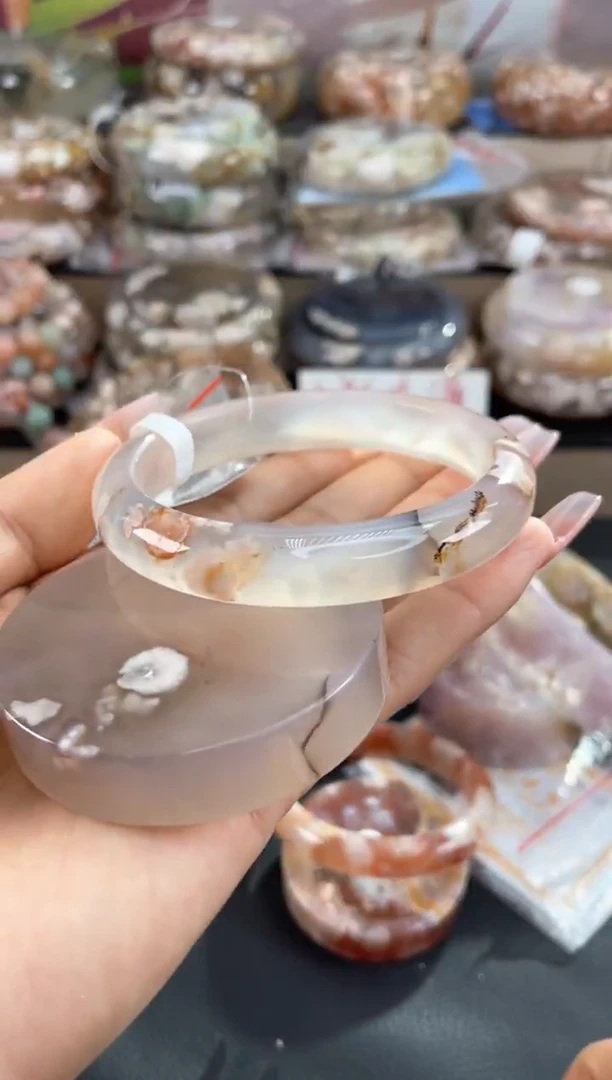 未镶嵌手镯石英质玉63