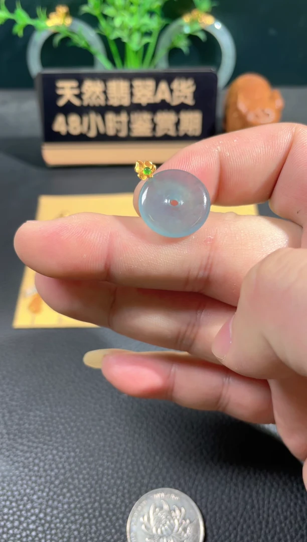 颈饰18K金镶嵌翡翠翡翠