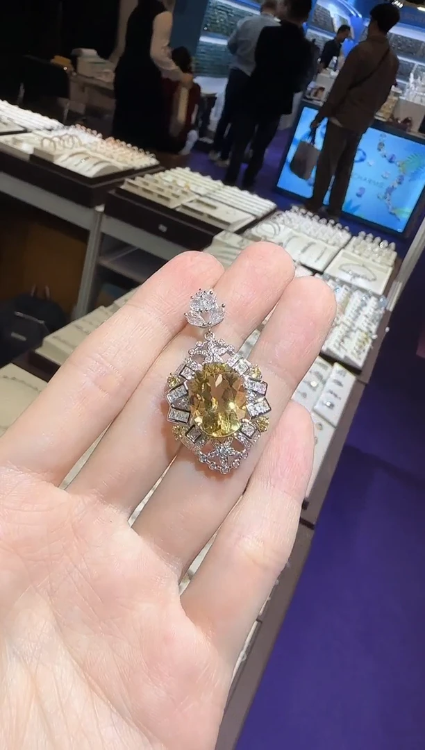 【闪购商品】黄晶颈饰银S925镶嵌13*18mm设计款