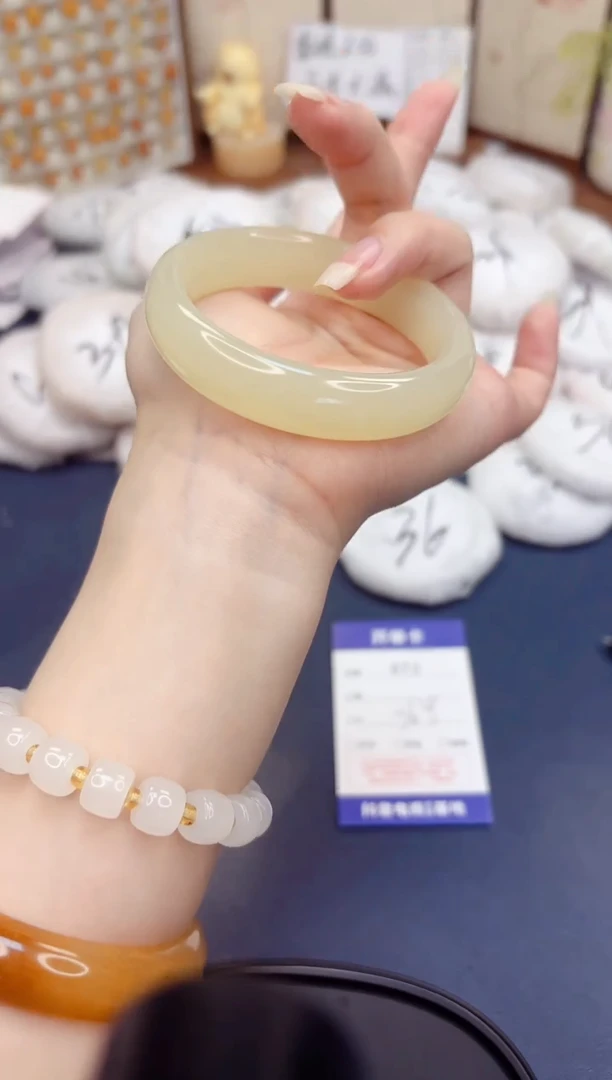 石英质玉手镯未镶嵌72-晴水-圈口56.4