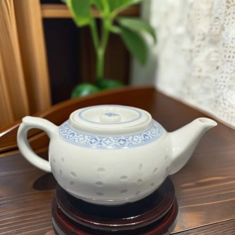 lot8801 567青花玲珑瓷茶壶/云南典藏