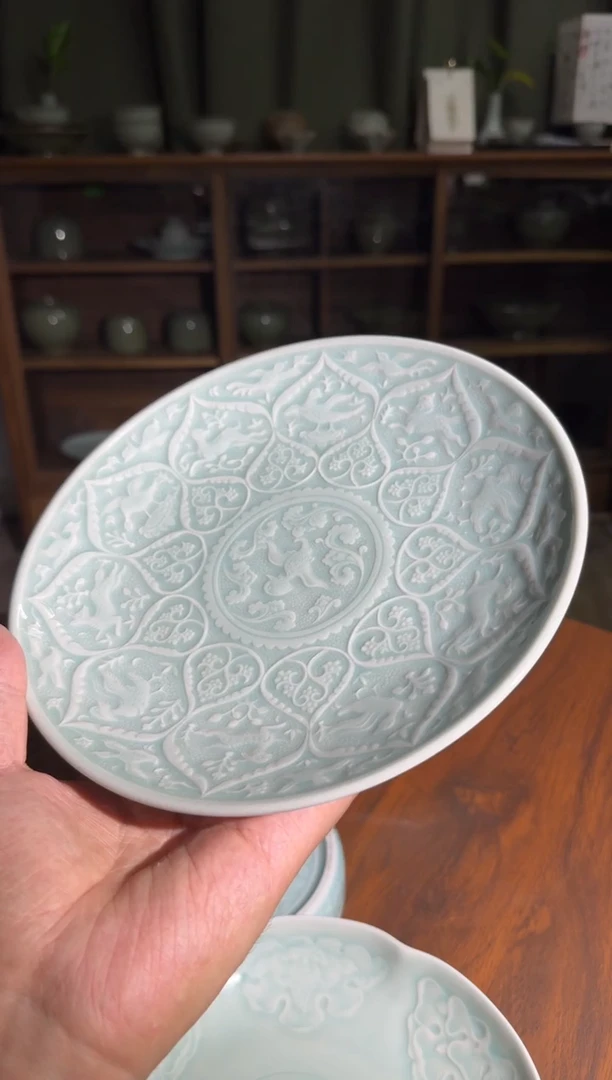 瓷微瑕天青满花盘1个