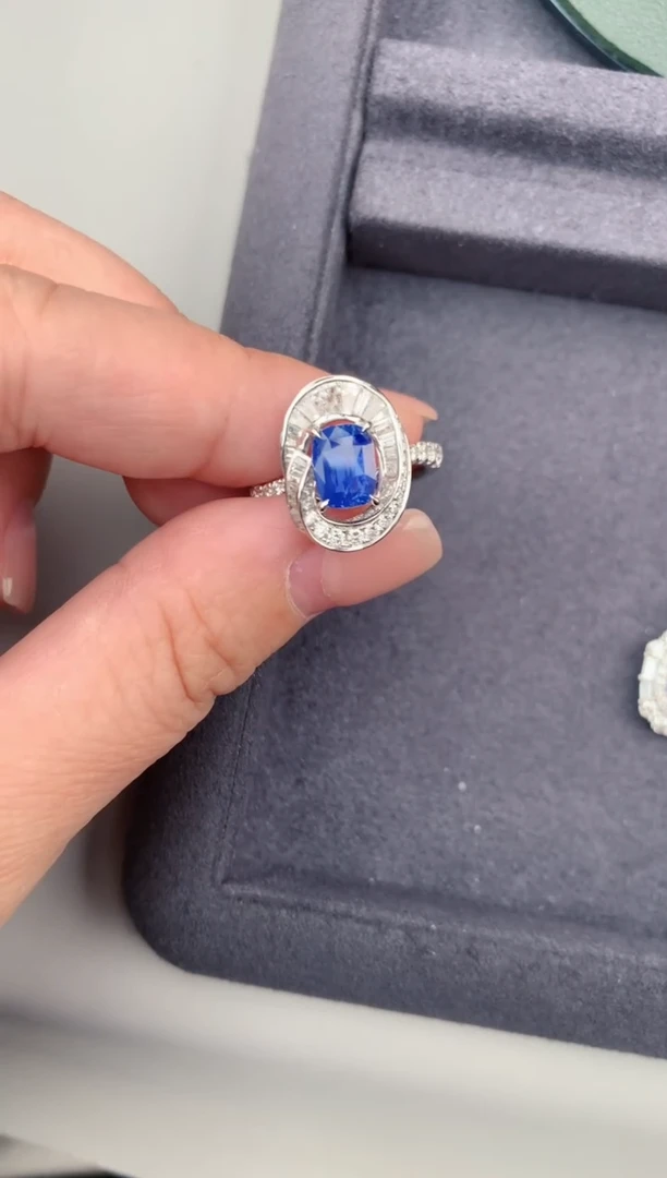 戒指蓝宝石18K金镶嵌2ct蓝宝石 定制  FD