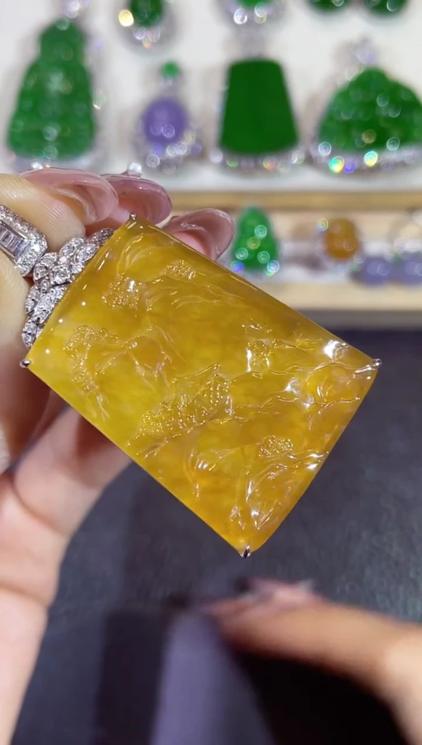 翡翠18K金镶嵌颈饰团购90