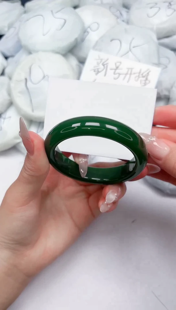 未镶嵌手镯石英质玉A45/55