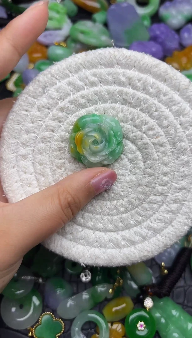 颈饰未镶嵌翡翠缅甸翡翠吊坠