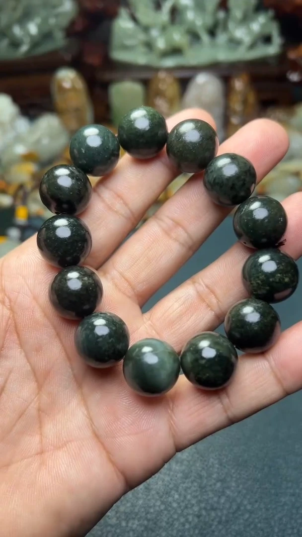 未镶嵌和田玉把件-