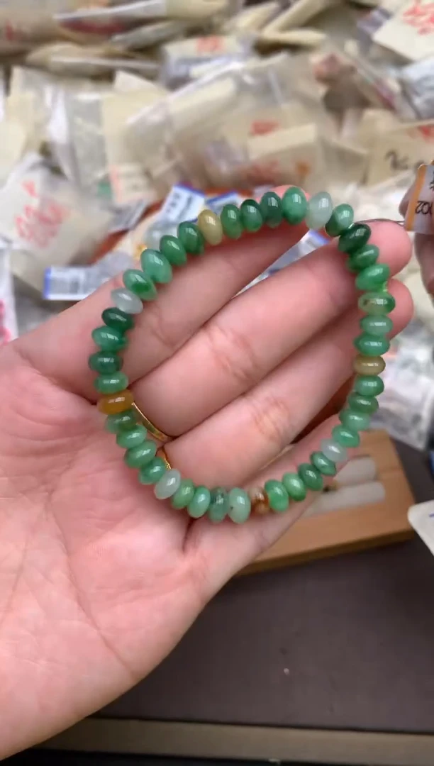 翡翠挂件未镶嵌—
