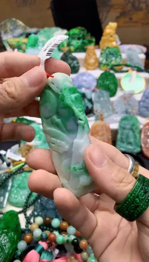 颈饰未镶嵌翡翠天然A货翡翠