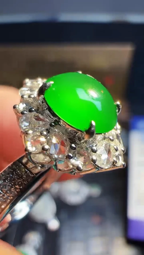 【闪购商品】翡翠戒指18K金镶嵌翡翠回流