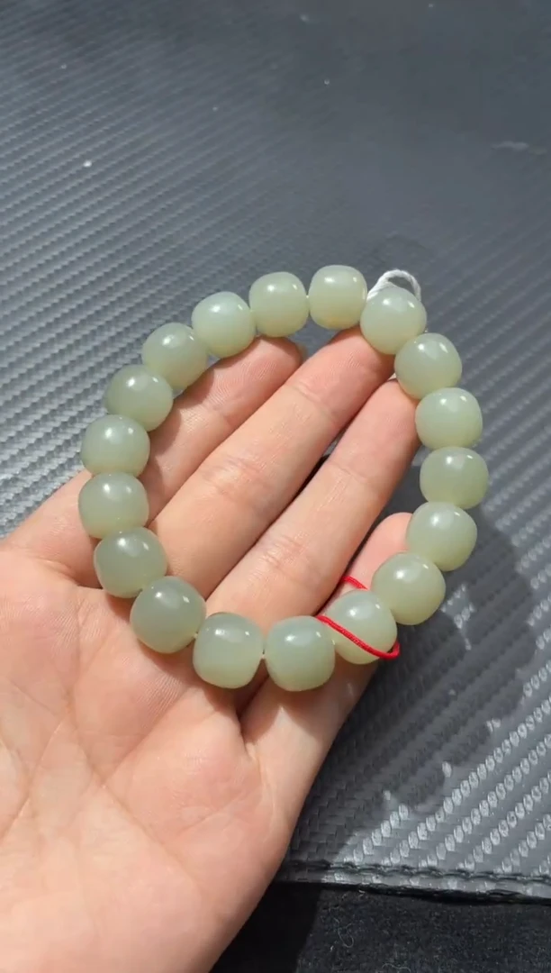 未镶嵌手链和田玉（青白玉）且末近矿卡12老型手串微色差 货头