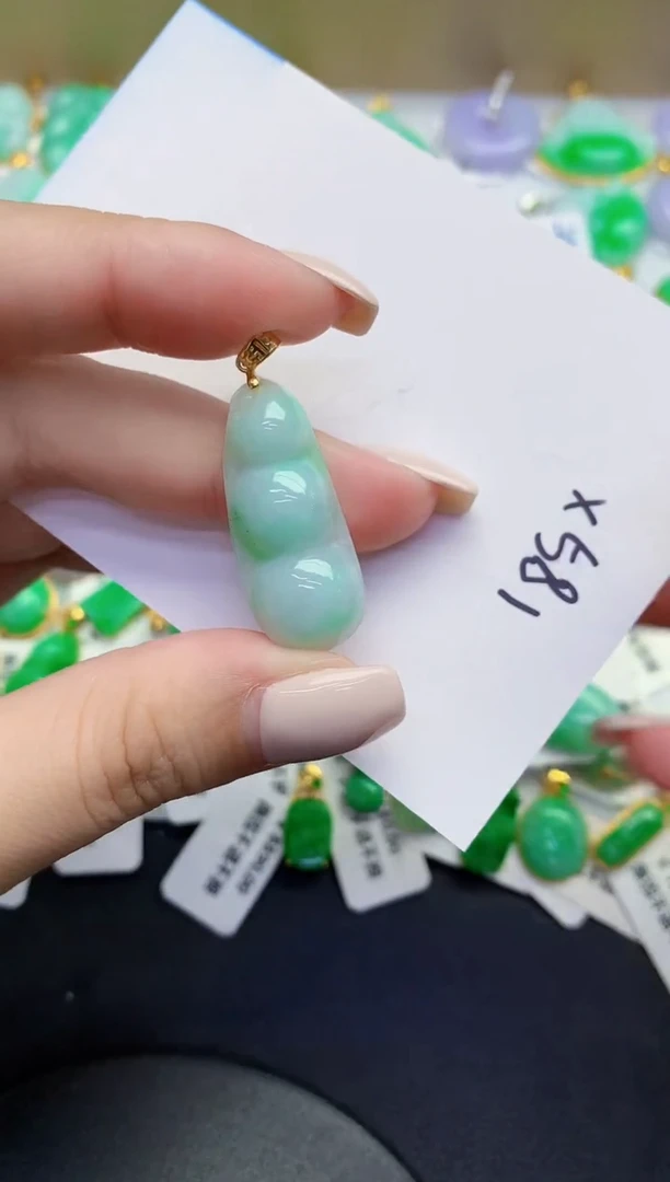 颈饰未镶嵌翡翠缅甸天然翡翠A货