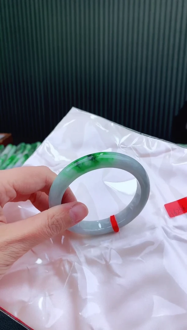 未镶嵌手镯翡翠111