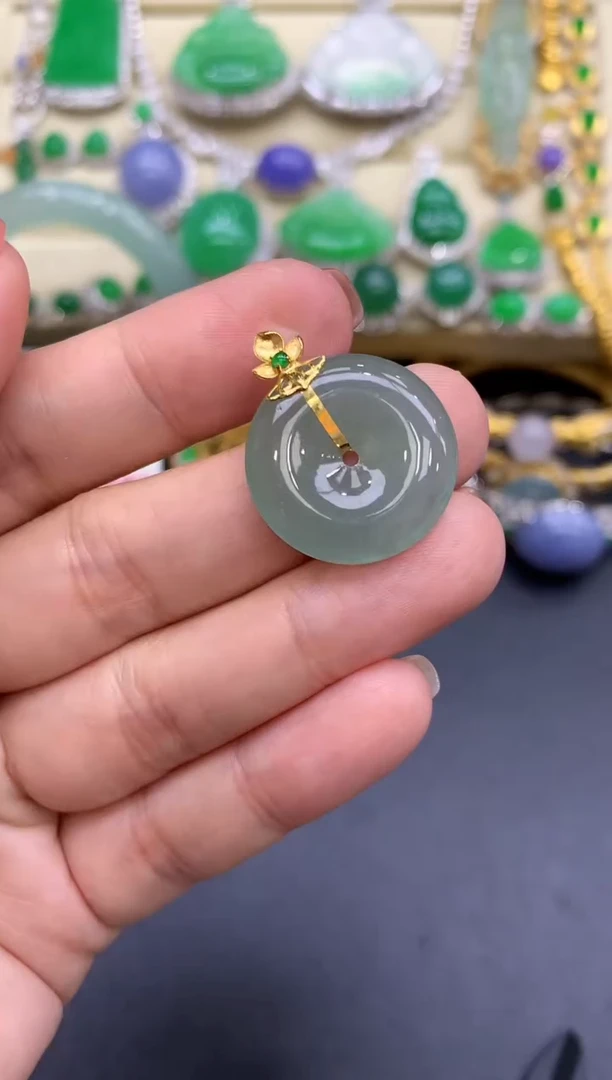 颈饰18K金镶嵌翡翠23-中国好珍宝