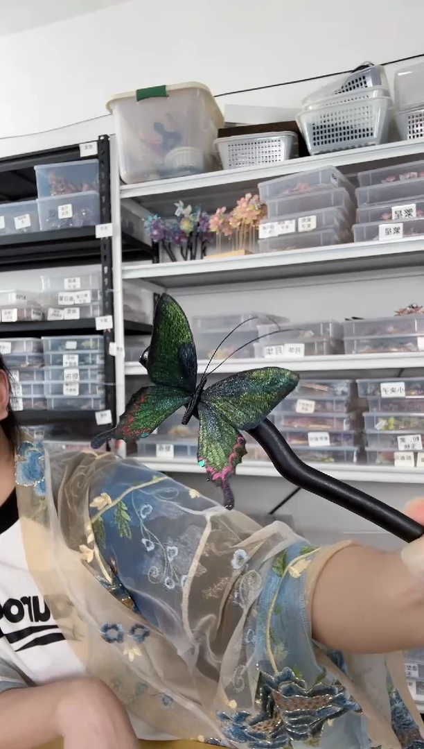 无铜合金非遗绒花手绘蝴蝶黄绿 木簪18cm