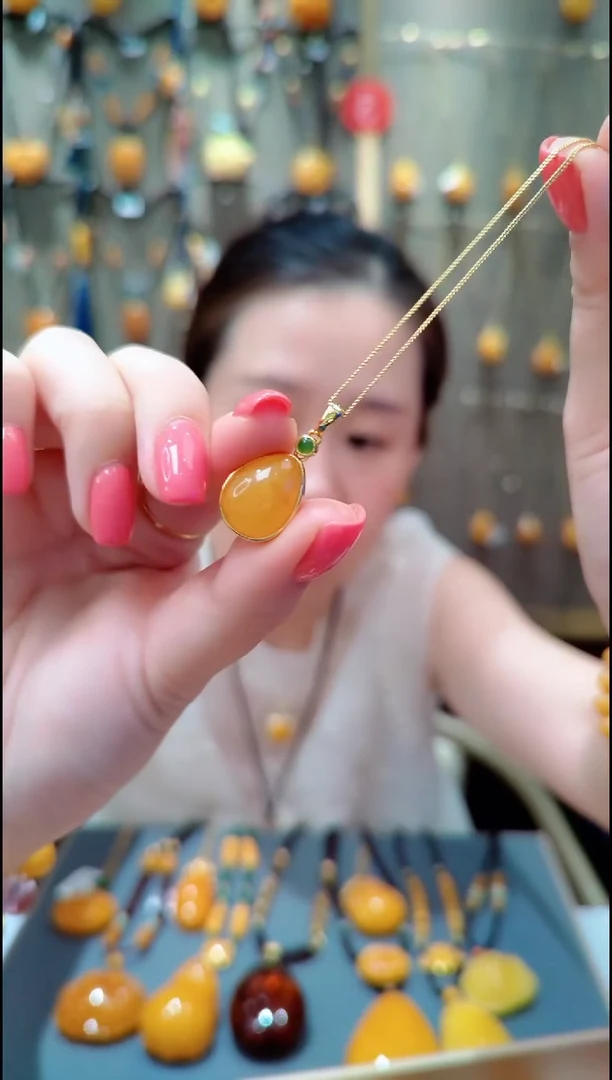 蜜蜡银S925镀金镶嵌珠宝奇石﹣F619蜜蜡吊坠