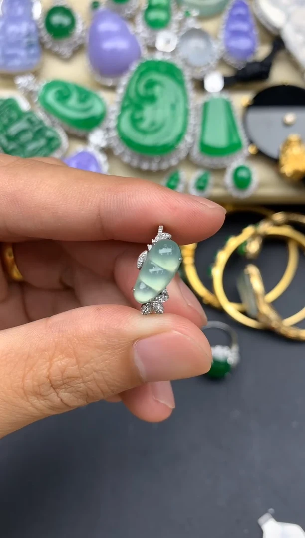 翡翠戒指18K金镶嵌258--春日珠宝