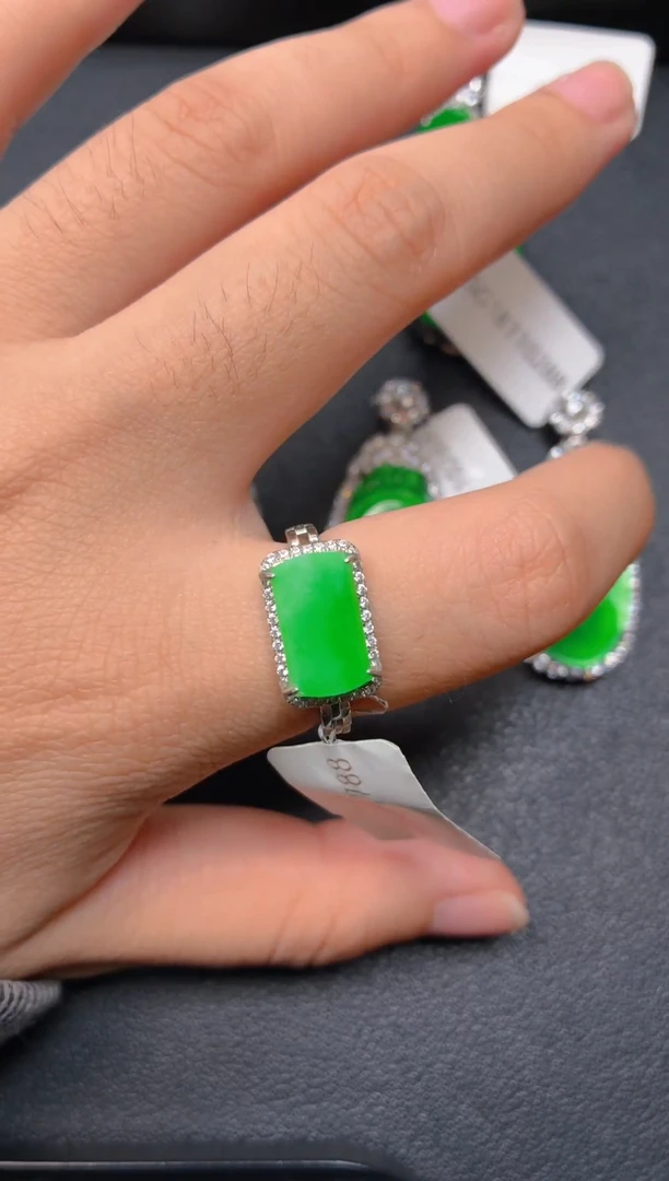 颈饰银S925镶嵌翡翠1