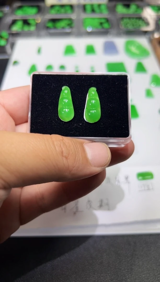 裸石翡翠天然缅甸A货翡翠一件