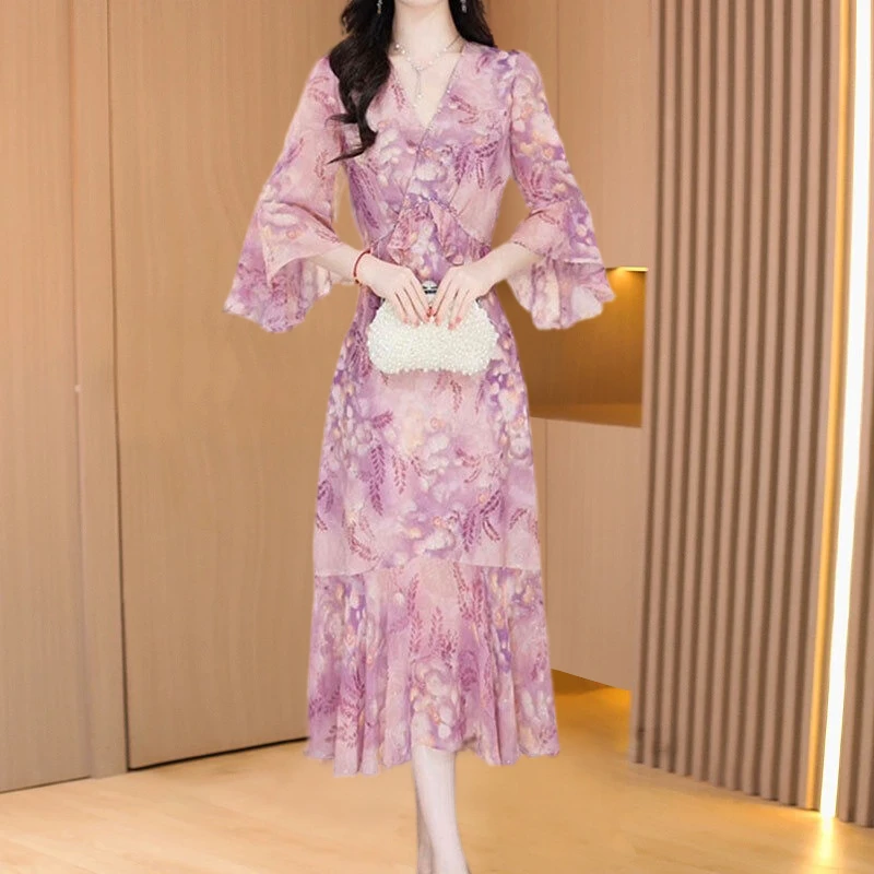 女人味碎花连衣裙2025年夏季洋气时尚显瘦荷叶边流苏裙子