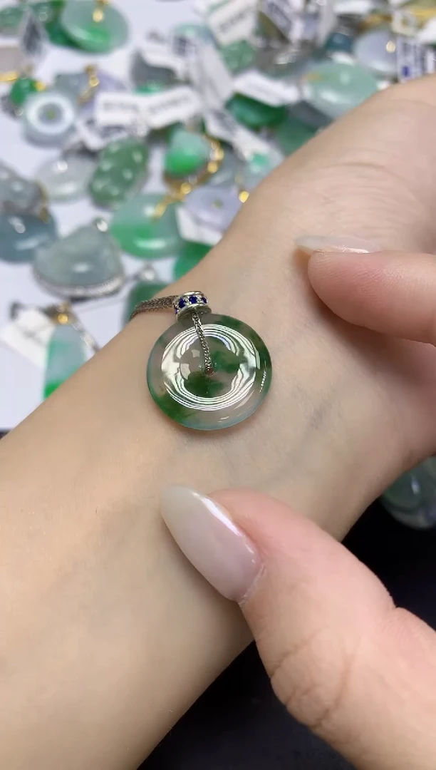 颈饰未镶嵌翡翠N****?天然缅甸翡翠A货百元以上9元证书费自理