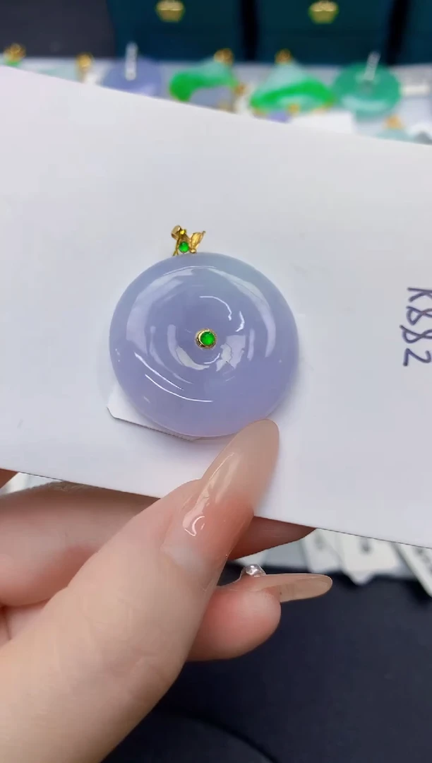 颈饰18K金镶嵌翡翠缅甸天然翡翠A货