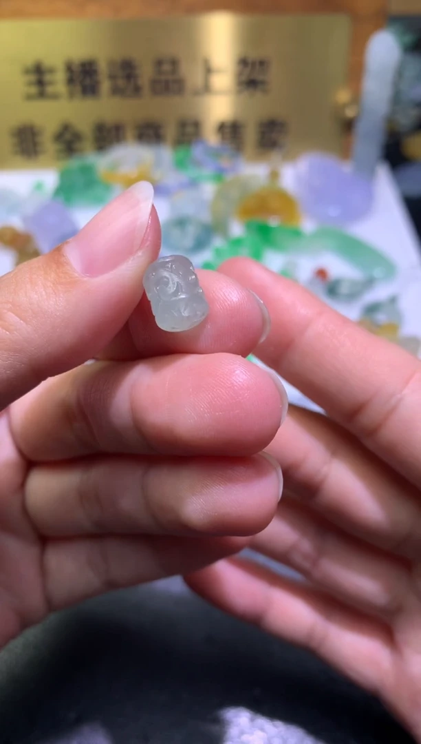 未镶嵌定制翡翠毛货