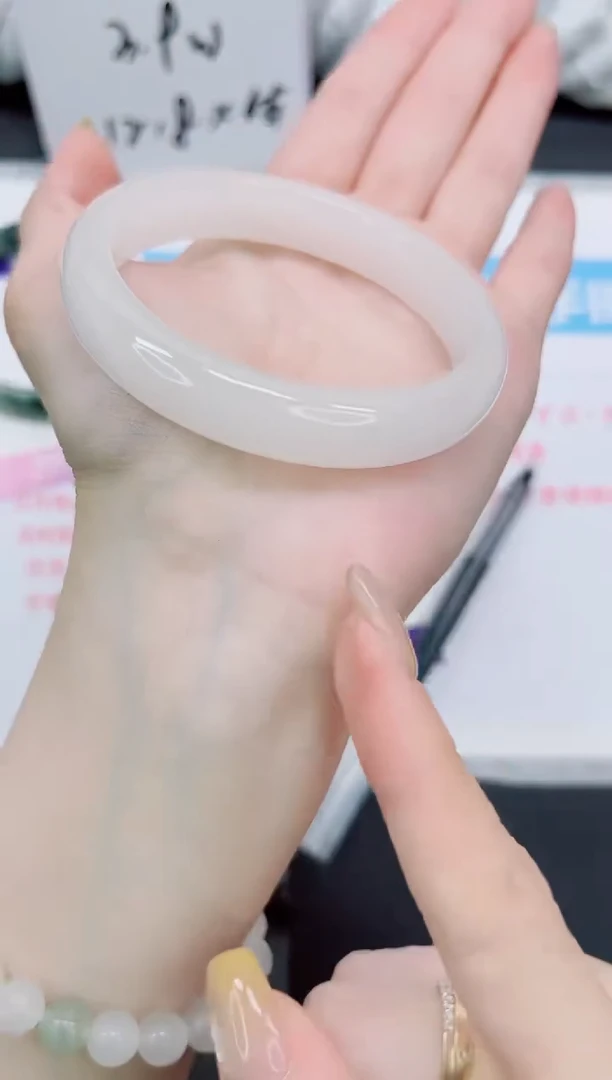 石英质玉手镯未镶嵌382