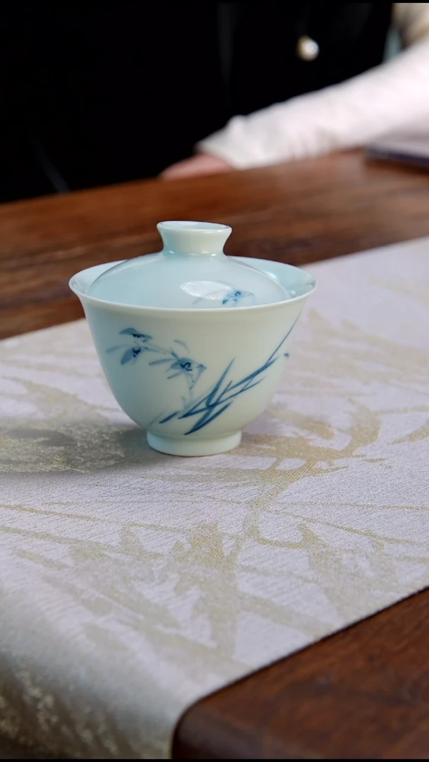 【闪购商品】翰文堂青花兰花盖碗（合缝度微差）